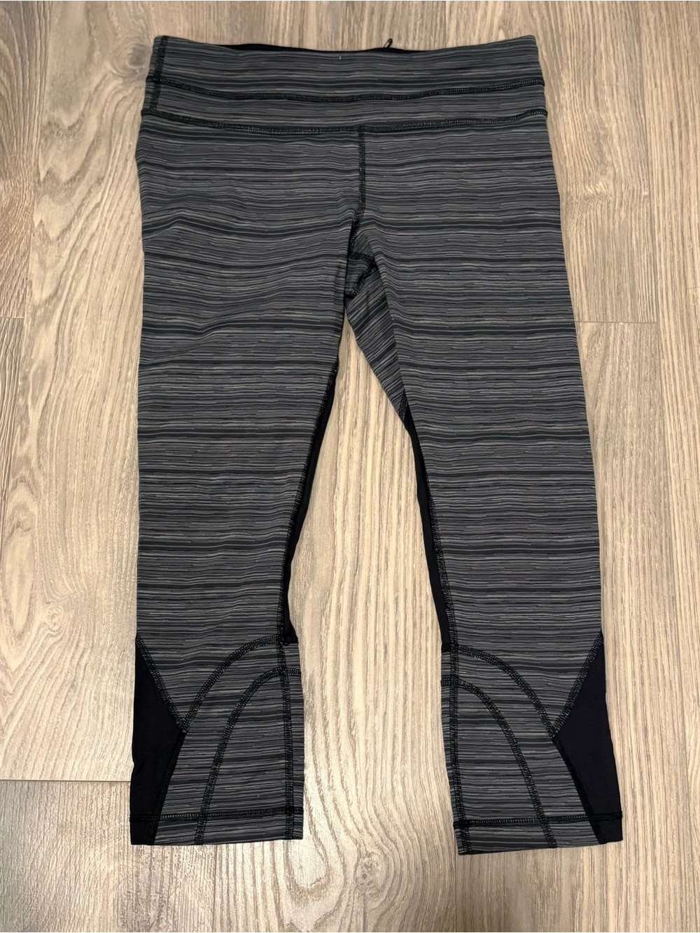 Lululemon Women’s Capri Leggings- Size 8